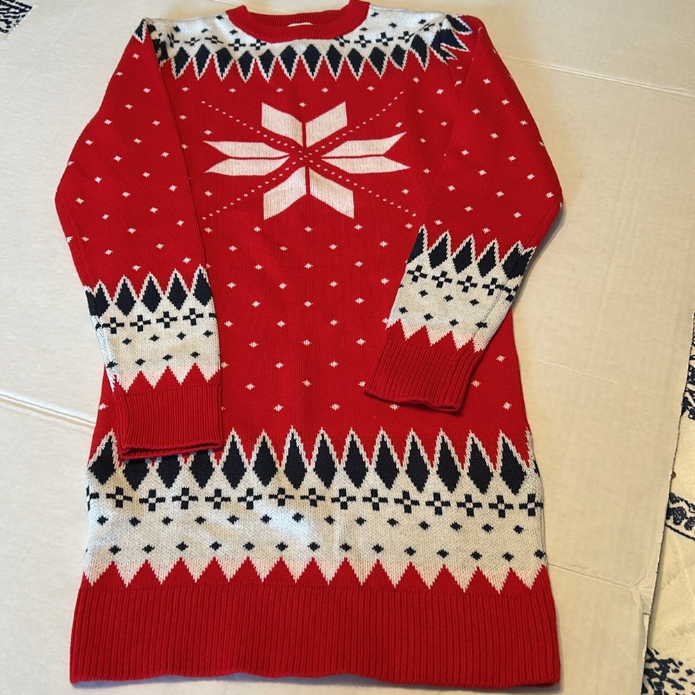 Girls Charter Club  Holiday Tunic sweater / sweater dress.  Size medium.